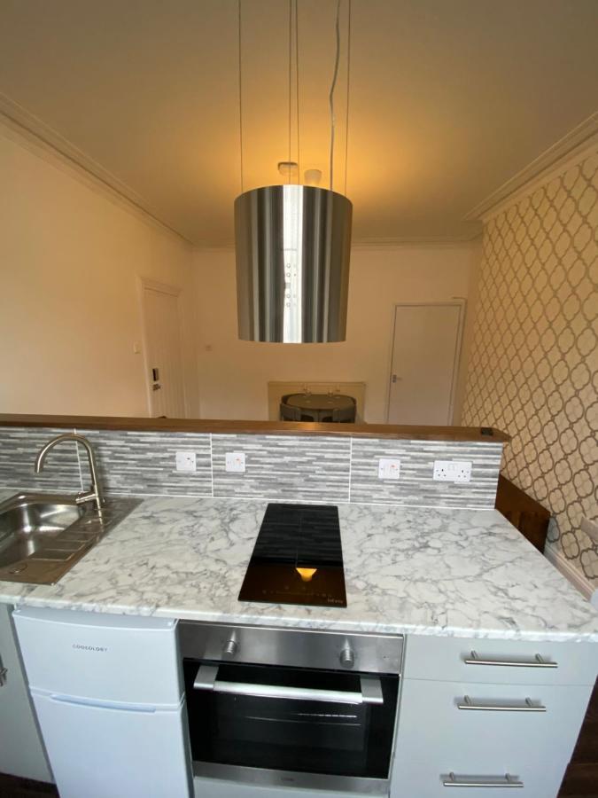 The Walnut Suite Lovely One Bedroom Flat In Stoke. プリマス エクステリア 写真