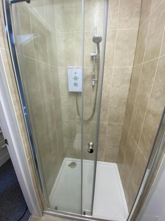The Walnut Suite Lovely One Bedroom Flat In Stoke. プリマス エクステリア 写真