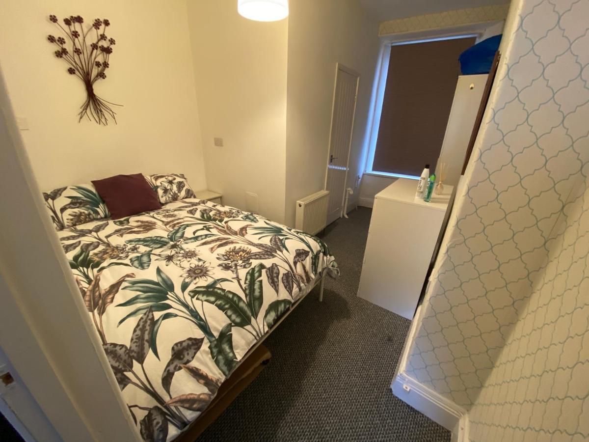 The Walnut Suite Lovely One Bedroom Flat In Stoke. プリマス エクステリア 写真